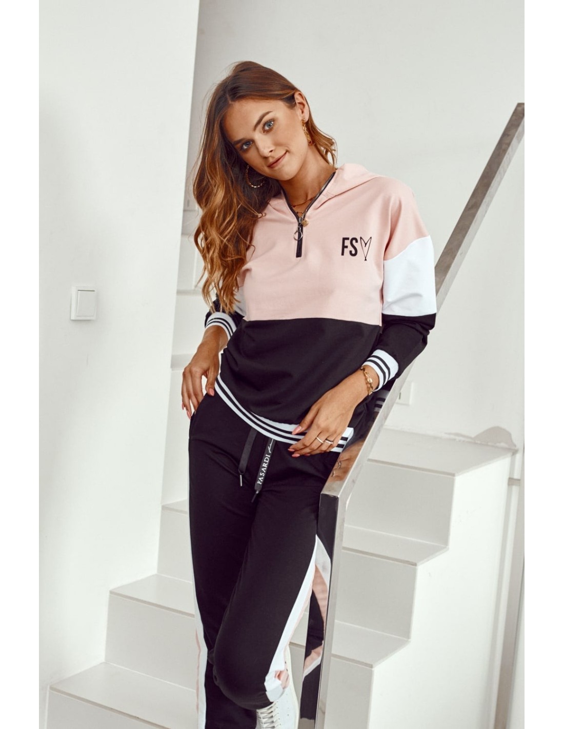 Damen-Sportset mit Puderhaube FI599 – Online-Shop – Boutique